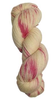 Material: 75 % Corriedale-Schurwolle und und 25 % Nylon Gewicht: 100g Lauflänge: 410m Nadelstärke: 3 - 4mm Mulesingfrei Superwash